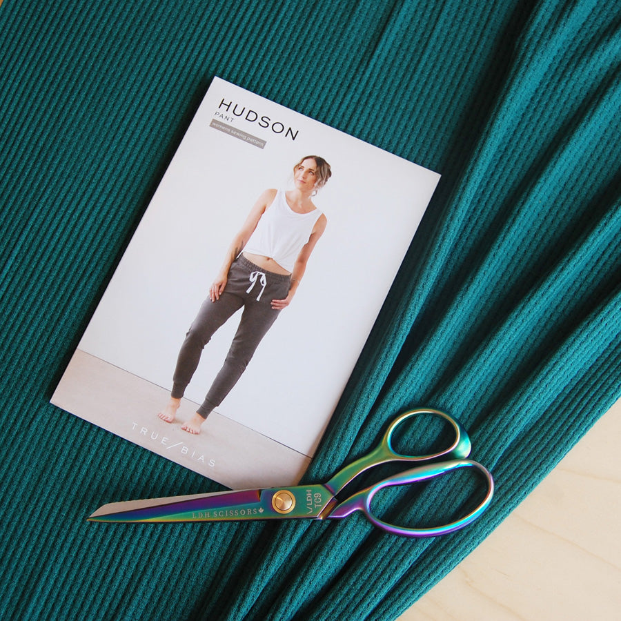 Sewing Lessons: Cutting out a Pattern