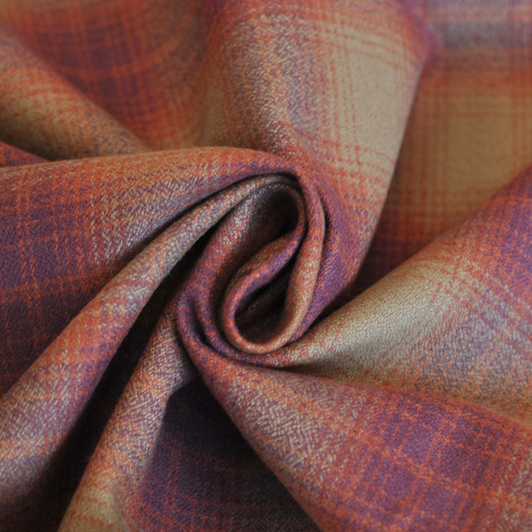 ma　フランネル Mammoth Flannel 23227 in Ember – Fabrications Ottawa