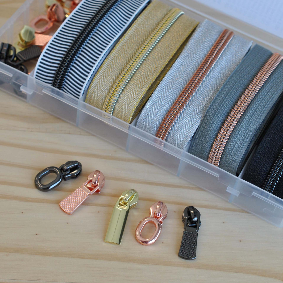 Zipper Stack Zipper by the Yard Bundle - Cosmos – Fabrications Ottawa