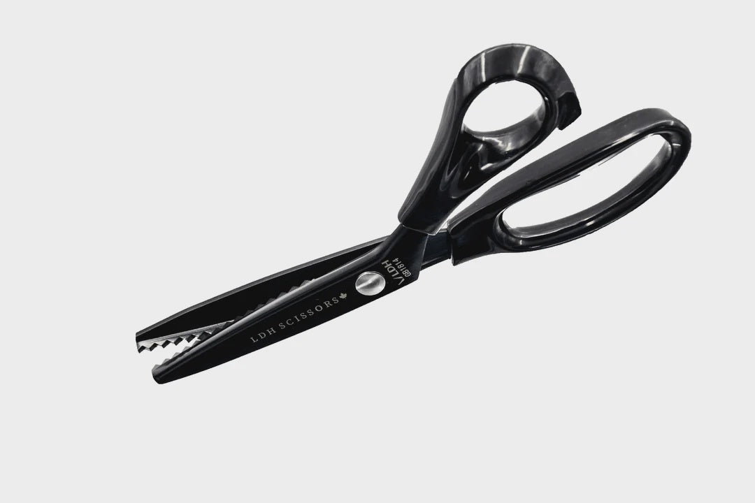 9" black pinking shears.