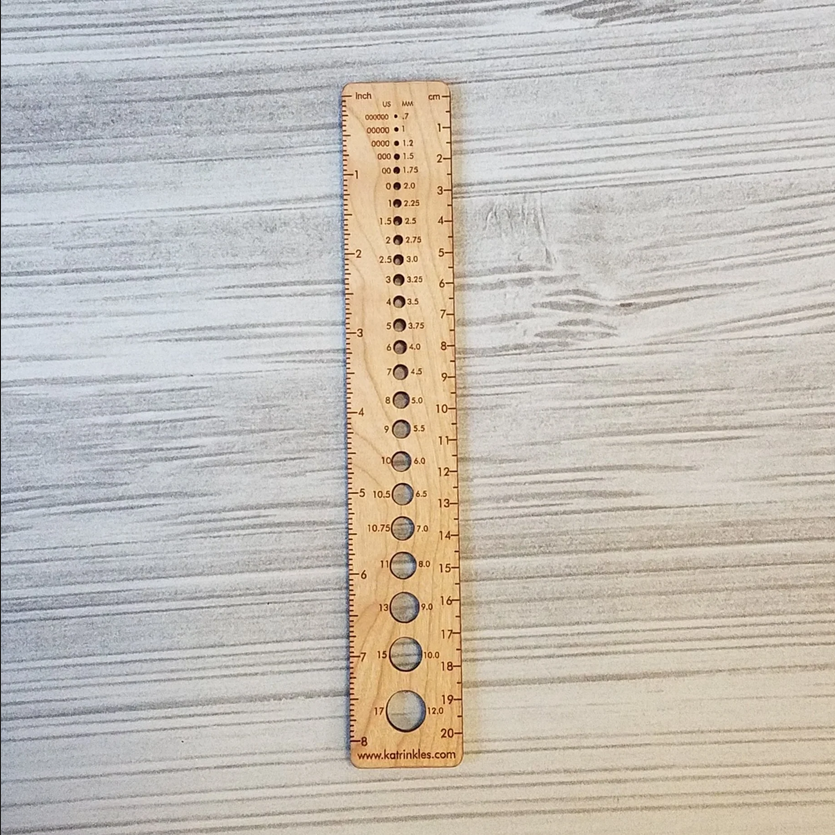 Plastic Knitting Needle Gauge Inch Cm Ruler Hoe Tool US UK Canada